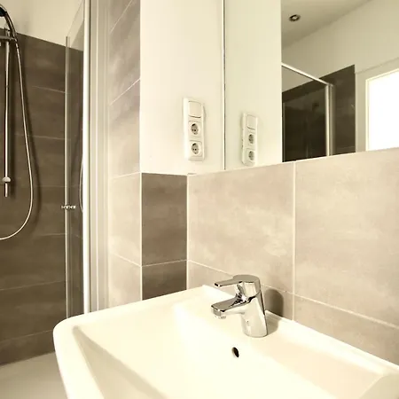 Apartment Modern Eingerichtetes Nahe Zulpicher Platz